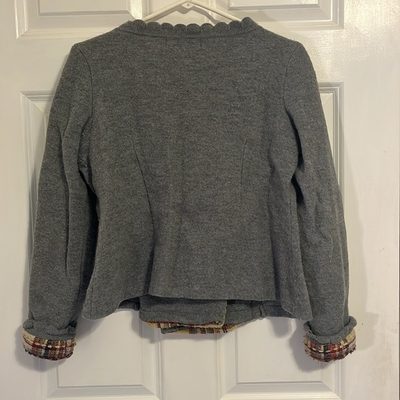 Grey sweater with pattern and button front, size 4 - Picture 4 of 4